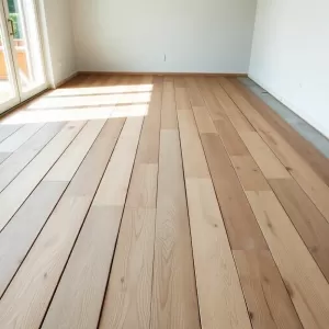 Deską podłogowa lita montaż